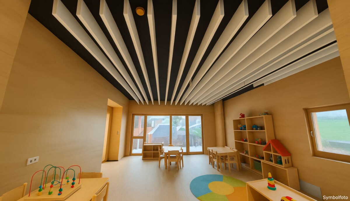 Cooline Baffeln, vertikale Schallabsorber im Kindergarten