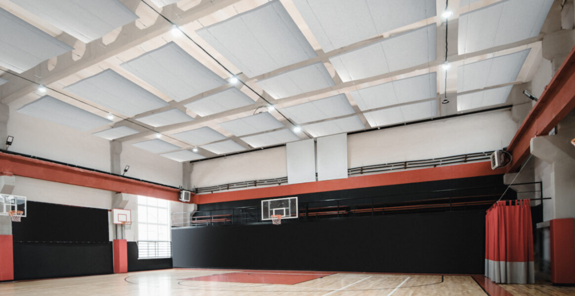 Ballwurfsicheres Akustiksegel für Sporthalllen von Ziegler Schallschutz